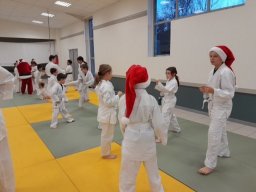e320221217photoparcnoelnoelkarate 1236